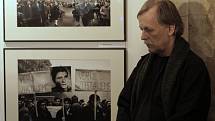 Zahájení výstavy fotografií Jan Palach,která se koná při příležitosti 45.výročí jeho tragického úmrtí. Vystaveno je 130 fotografií od 27 fotografů. Staroměstská radnice 3.února. 