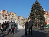 Příprava vánočních trhů a vánočního stromu na Staroměstském náměstí 28.listopadu.