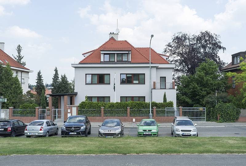Vila ve Střešovické ulici č. 854 se prodala za 55 400 000,- Kč.