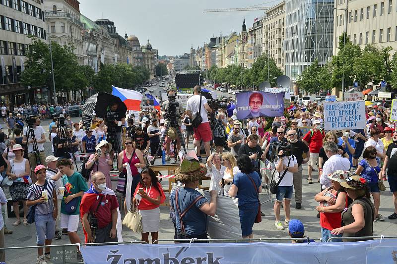 Milion chvilek pro demokracii uspořádal na pražském Václavském náměstí 20. května 2021 předvolební demonstraci proti vládě Andreje Babiše (ANO).