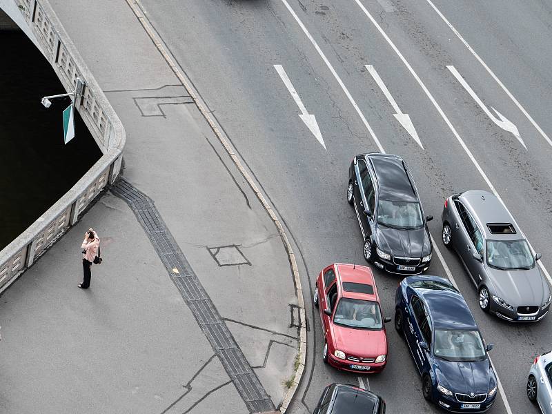 Proměny Praha - série. Pod pražskými věžemi.