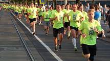 V sobotu večer se v Praze uskutečnil 4. ročník běžeckého závodu WE RUN PRAGUE