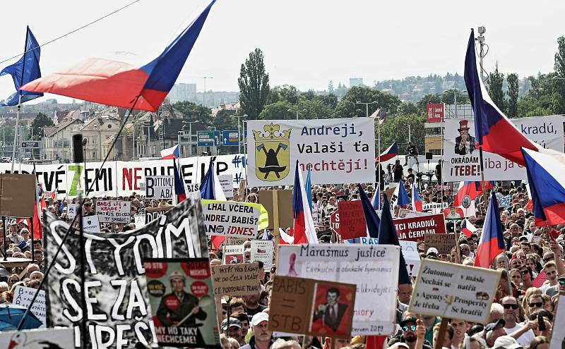 Demonstrace na Letné 23.června.