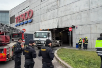 Zásah jednotek hasičů a policistů u OC Nový Smíchov.