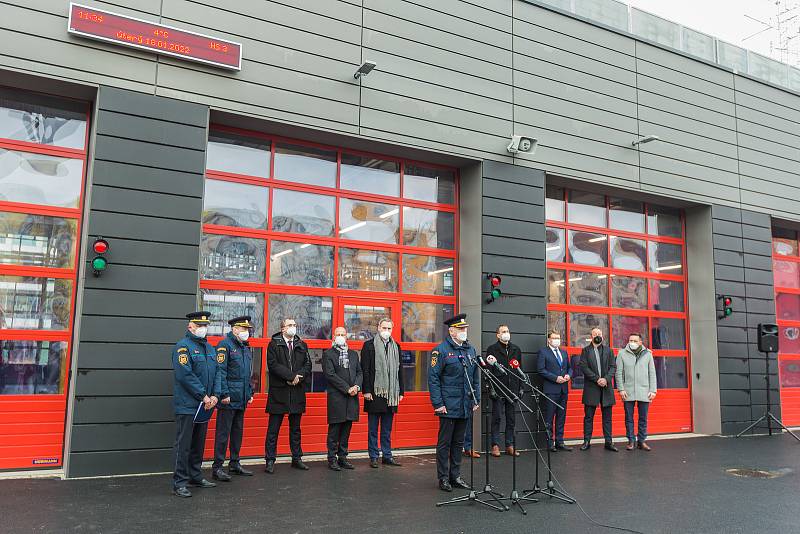 Slavnostní otevření nové hasičské stanice v Holešovicích.