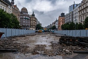 Václavské náměstí - přípravné práce na budoucí tramvajovou trať.