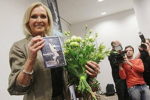 Helena Vondráčková v úterý 17. května pokřtila DVD Já půjdu dál. 