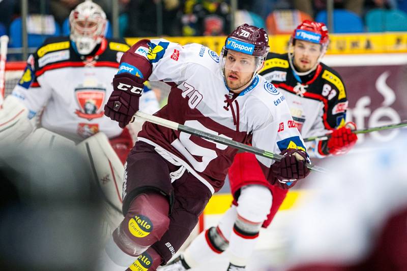 18. kolo hokejové Tipsport extraligy: Mountfield Hradec Králové – HC Sparta Praha 2:5 (0:2, 2:2, 0:1).