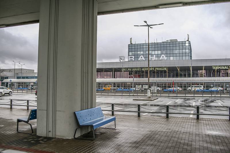 Letiště Václava Havla krátce poté, co se znovu otevřelo pasažérům.