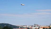 Obří vzducholoď Zeppelin kroužila nad Vyšehradem.