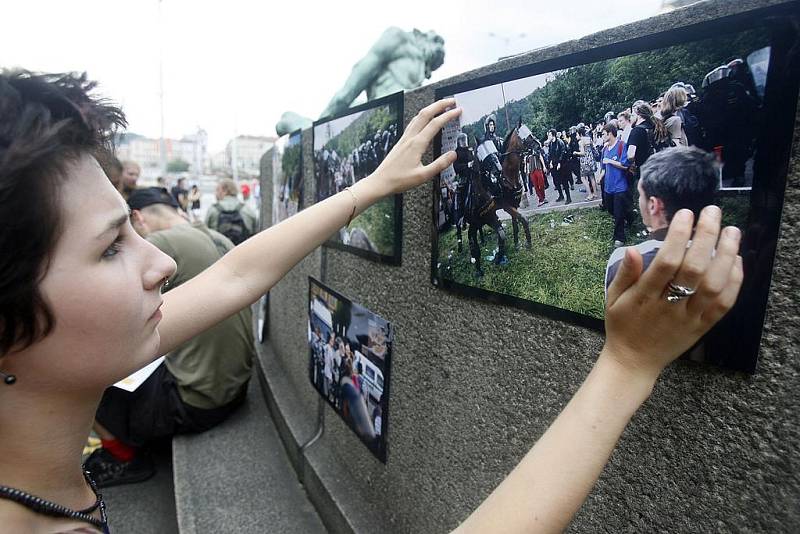 Demonstrace na podporu vyklizeného squattu Milada.