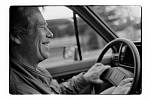 Václav Havel za volantem svého vozu.