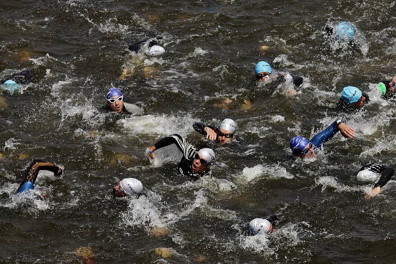 Třetí ročník triatlonového závodu Challenge Prague.