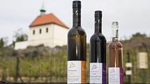 V Botanické zahradě v Troji se křtila vína ročníku 2012.