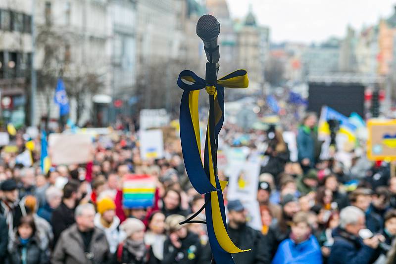 Demonstrace za Ukrajinu na pražském Václavském náměstí v neděli 27. února 2022.