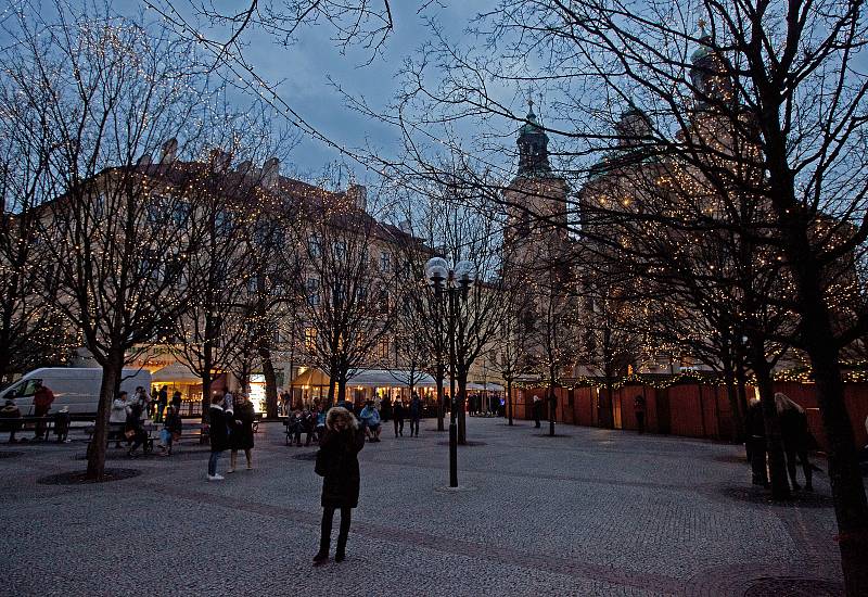 Vánoční osvětlení - Staroměstské náměstí a Pařížská ulice.