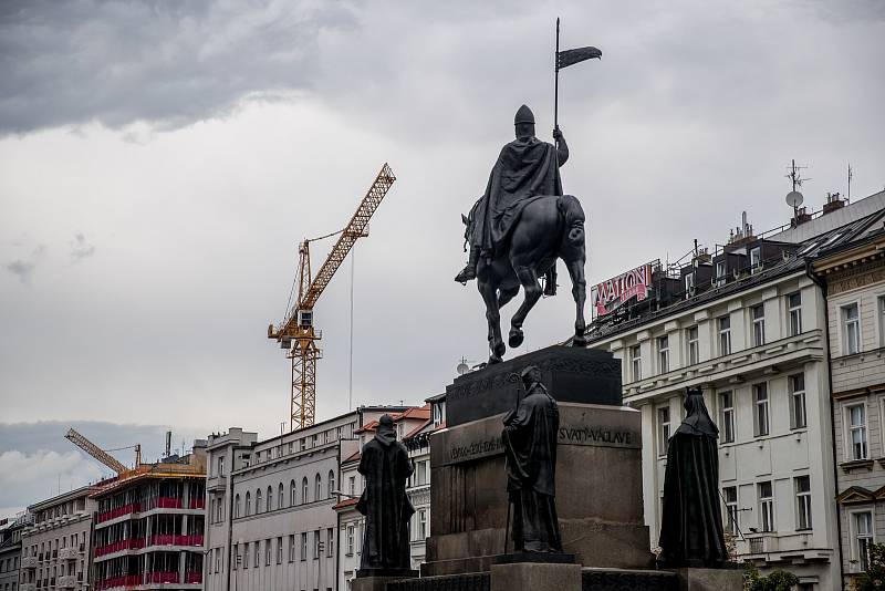 Stavební ruch na pražském Václavském náměstí 5. září 2019 v Praze. Výstavba The Flow Building.