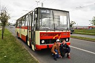 Z přehlídky historických i moderních autobusů pražské integrované dopravy a trolejbusů.
