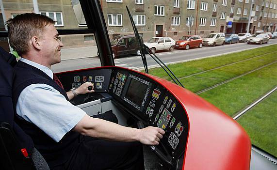 Zkušební jízda nové tramvaje 15T ForCity