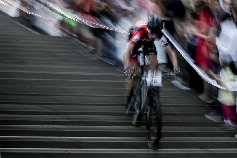 Tradiční cyklistický závod Pražské schody proběhl 17. května na pražské Malé Straně.