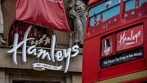 Hamleys otevřel v Praze největší hračkářství ve střední Evropě.