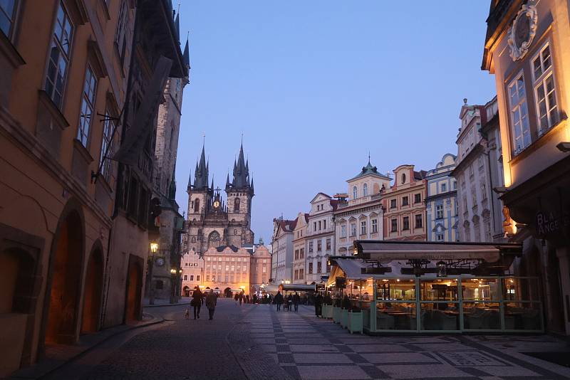 Centrum Prahy bylo v sobotu odpoledne a v podvečer skoro prázdné.