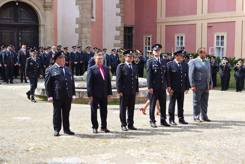 Ze slavnostního slibu nových příslušníků středočeské policie na nádvoří Muzea Policie ČR v Praze.