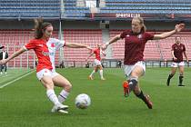 Fotbalové derby žen před zraky 5734 diváků vyhrály sparťanky 1:0.