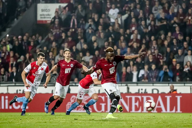 Zápas 14. kola FORTUNA:LIGY mezi Sparta Praha a Slavia Praha, hraný 4. listopadu v Praze. Guelor Kanga.