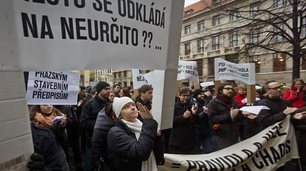 Shromáždění na podporu pražských stavebních předpisů se uskutečnilo ve čtvrtek 22. ledna 2015 před magistrátem.