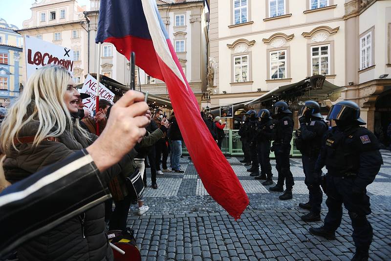 Demonstrace iniciativy Chcípl PES proti vládním opatřením v Praze v neděli 7. března 2021.