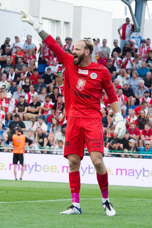 Fotbalisté Slavie Praha prohráli v úvodním kole nového ročníku FORTUNA LIGY na stadionu v Mladé Boleslavi s Hradcem Králové 0:1.