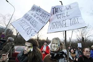 Demonstrace proti konferenci nacionalistů v Praze.