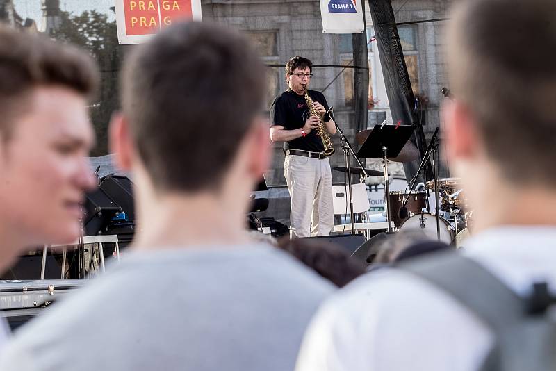 Pražský program festivalu Bohemia Jazzfest na Staroměstském náměstí začal 10. července. Na snímku koncert Pavel Hrubý Trio.