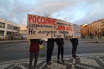Demonstranti se obrátili na všechny Rusy s žádostí, aby se nepodřizovali příkazům své vlády a neúčastnili se této války.