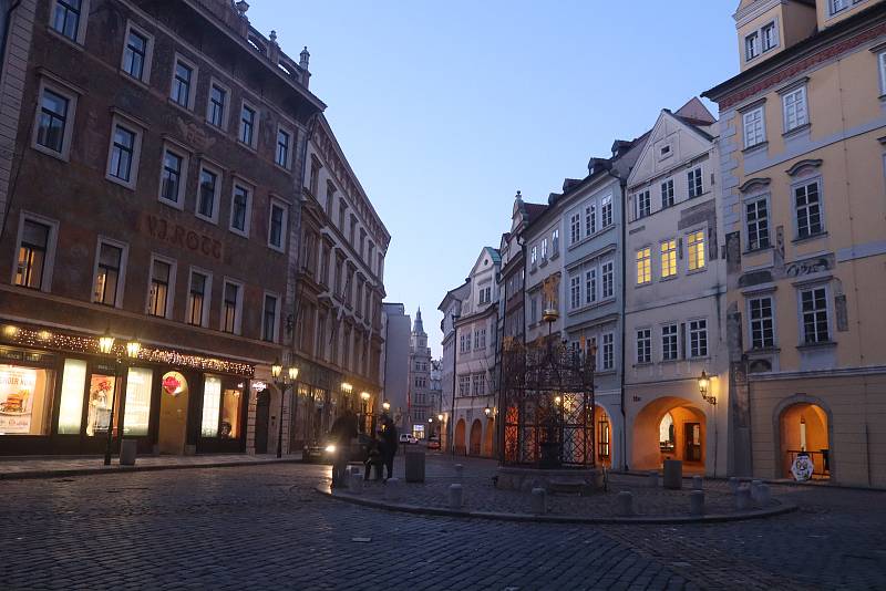 Centrum Prahy bylo v sobotu odpoledne a v podvečer skoro prázdné.