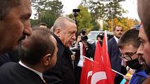 Z příjezdu prezidenta Erdogana k tureckému velvyslanectví v Praze.