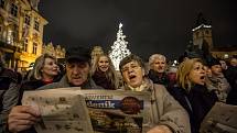 Česko zpívá koledy na Staroměstském náměstí. 
