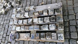 V centru Prahy se našly stovky kostek z židovských náhrobků - Pražský deník