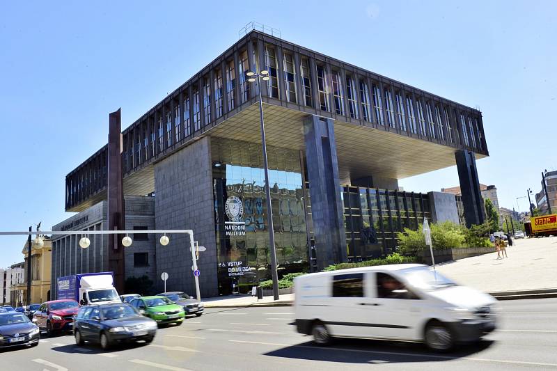 Nová budova Národního muzea, bývalé sídlo Federálního shromáždění.