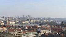 Panorama Prahy s plánovanými budovami.