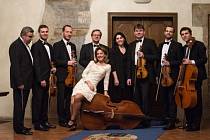 Smyčcový orchestr Harmonia Praga vám ve čtvrtek večer zahraje v sále Novoměstské radnice.