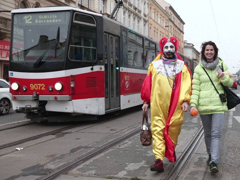 Tramvaj proti AIDS již pojedenácté v pražských ulicích.