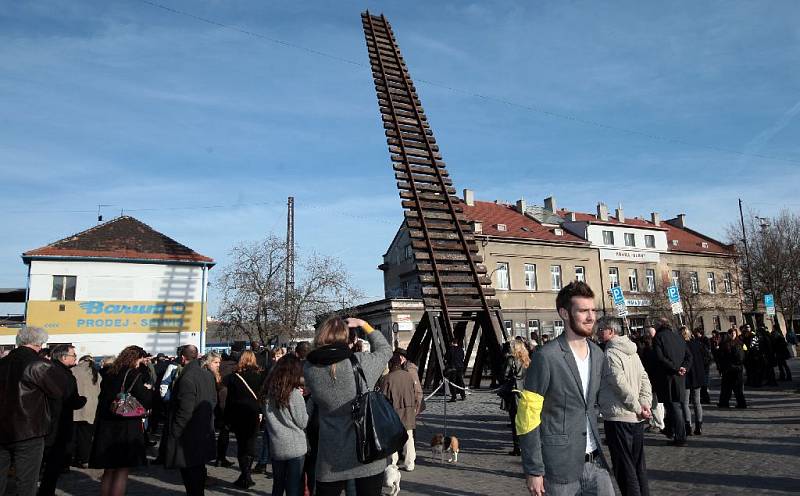 Památník Brána nenávratna - nádraží Bubny. 