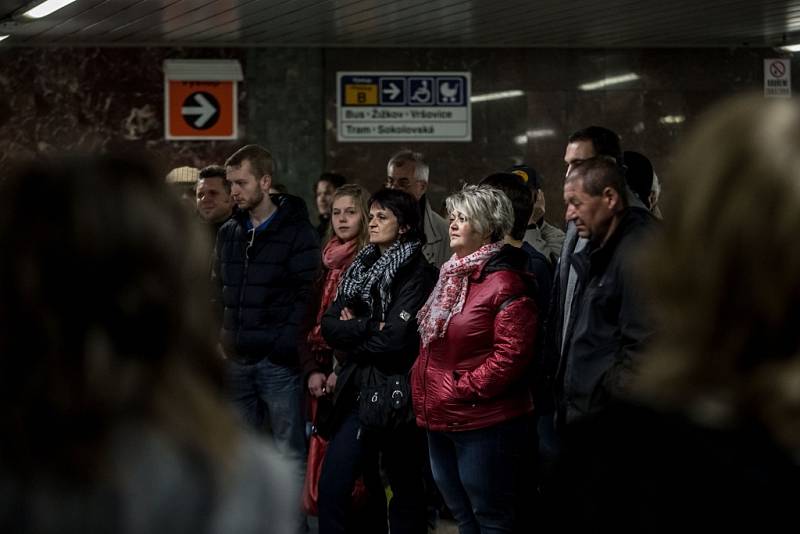 Pátý ročník akce Nalaďte se v metru, který pořádá Dopravní podnik hlavního města Prahy, se uskutečnil ve čtvrtek 28. dubna 2016 v několika vestibulech pražského metra.