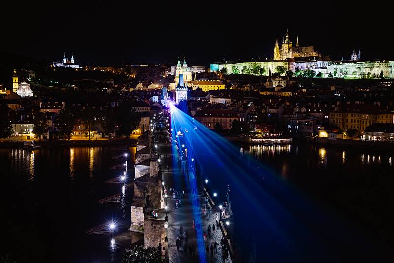 Signal Festival oslaví společně s výzkumným centrem zaměřeným na laserové technologie ELI Beamlines z Dolních Břežan Mezinárodní den světla.