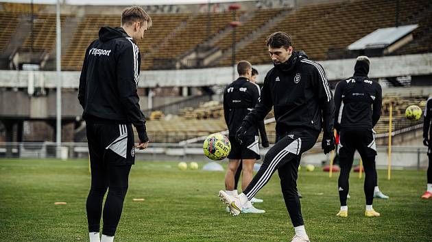 Fotbalisté Sparty absolvují zimní přípravu i s čerstvými zahraničními posilami.