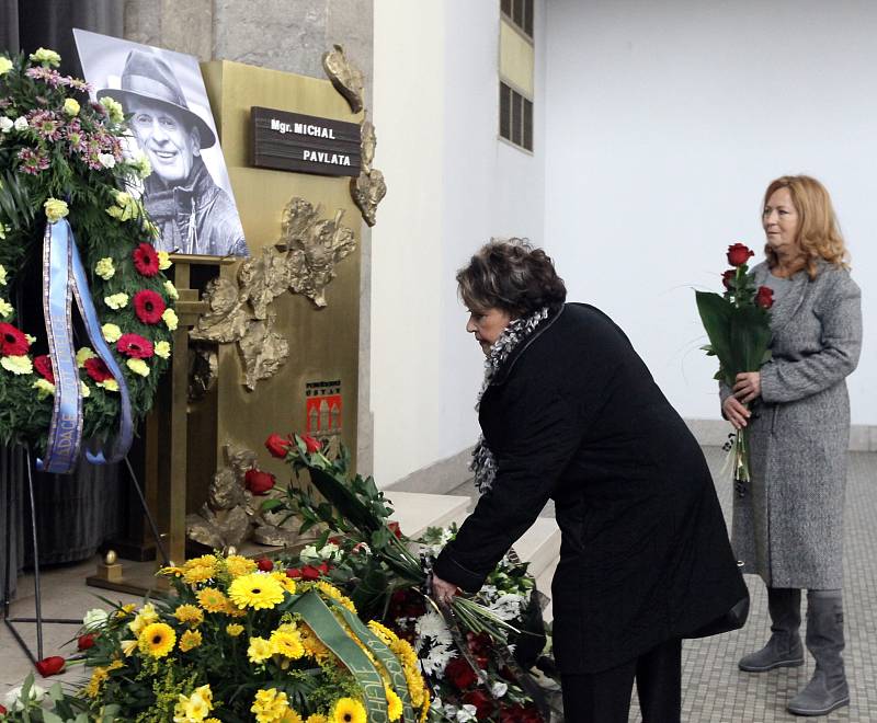 Poslední rozloučení s hercem Michalem Pavlatou. 