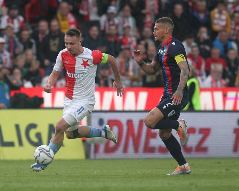 Druhé kolo skupiny o titul okořenil zápas dvou nejlepších týmů Slavia - Plzeň.