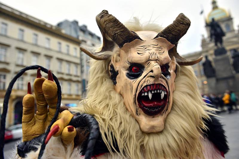 Krampusáci v Praze.